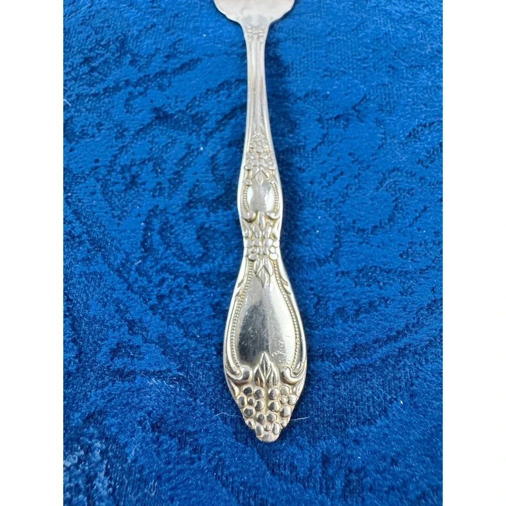 Wm A Rogers Deluxe HUNTINGTON Salad Fork Stainless 6 1/4